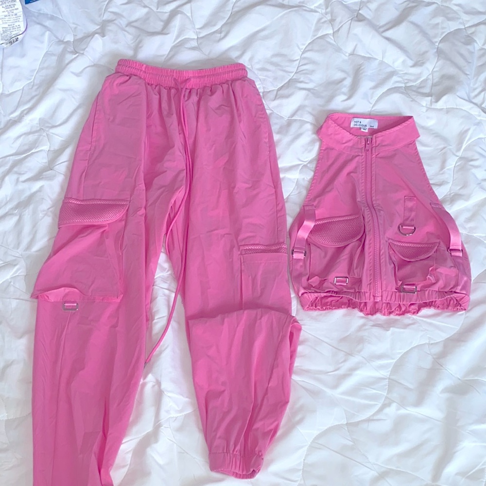 Crop top with pants
